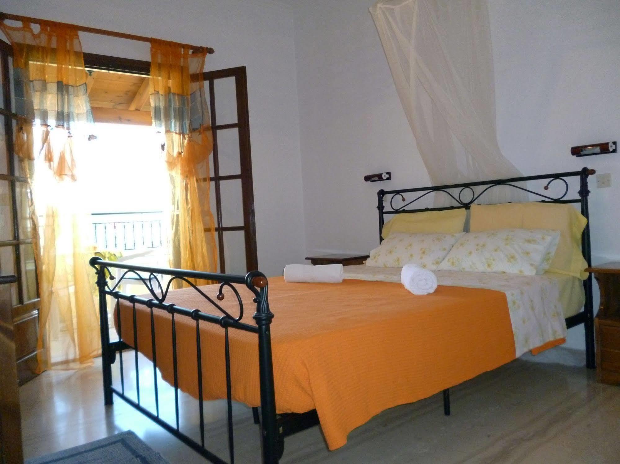 Villa Helen Arílasz Kültér fotó